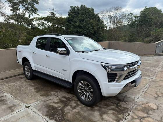 CHEVROLET S10 2.8 16V TURBO DIESEL HIGH COUNTRY CD 4X4 AUTOMÁTICO